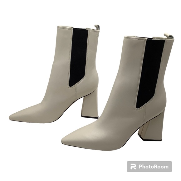 🆕{ Marc Fisher} Kaylynn Chelsea Heeled Bootie - Picture 3 of 11